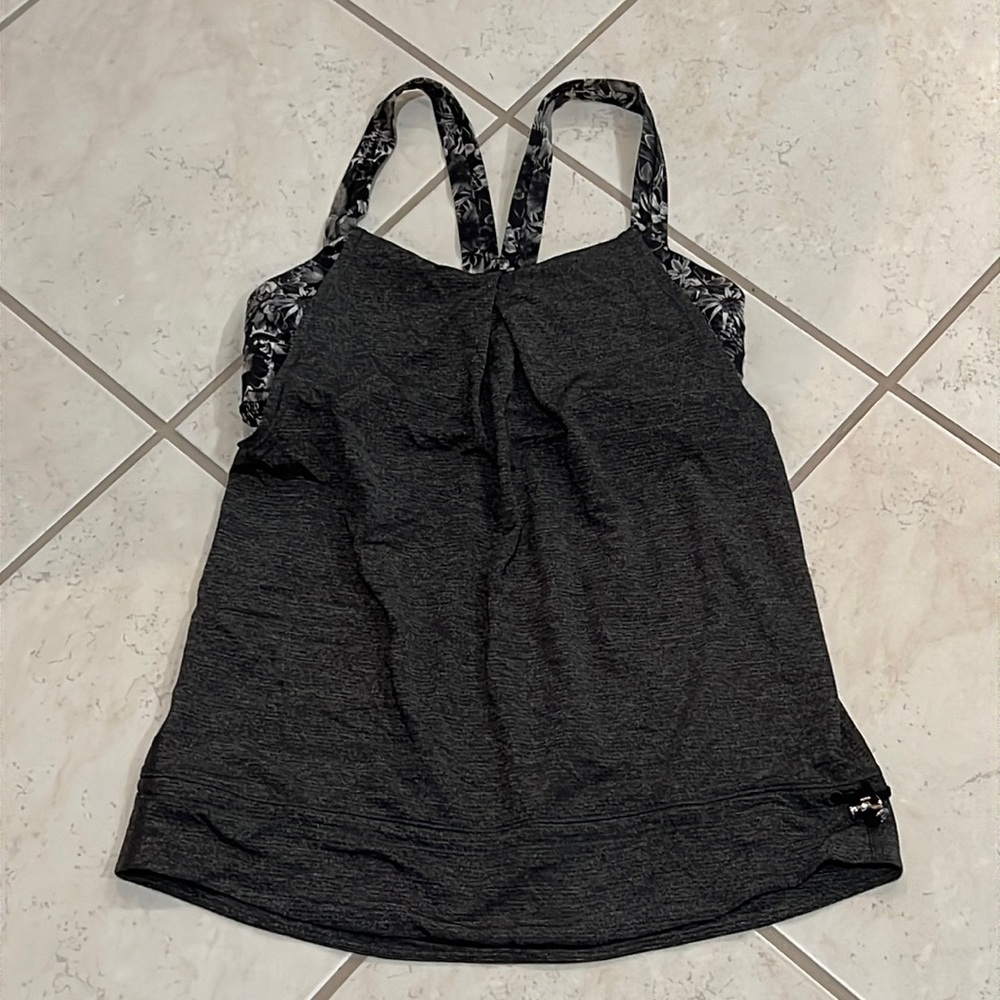 Women’s Lululemon size 6, black gray & floral, athletic top